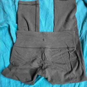 Lululemon olive green capri leggings